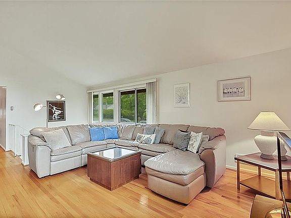 5th image of 1514 Georgia St