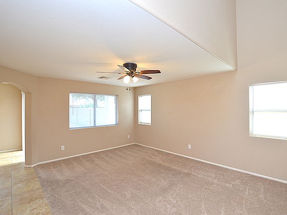 4th image of 1267 W Hereford Dr