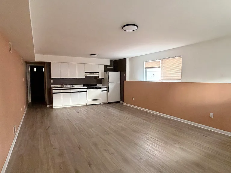 28 Cardinal Ln #1 — Photo 1