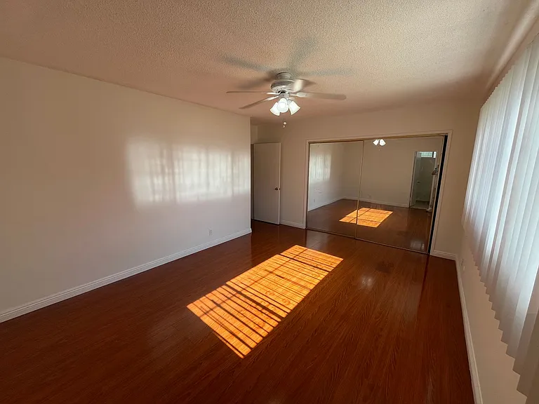 1065 S Holt Ave — Photo 13