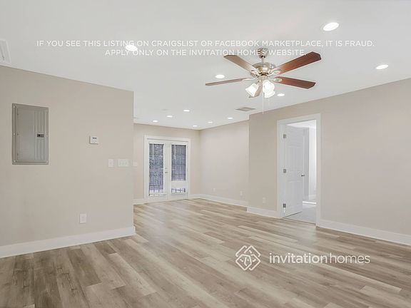 3rd image of 212 Glenrose Cir SW