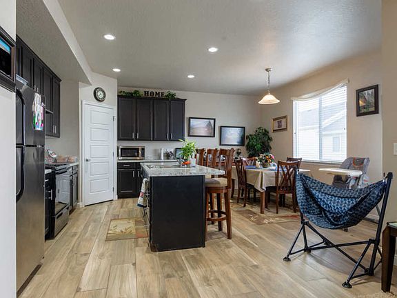 3rd image of 4414 W Autumn Path Ln
