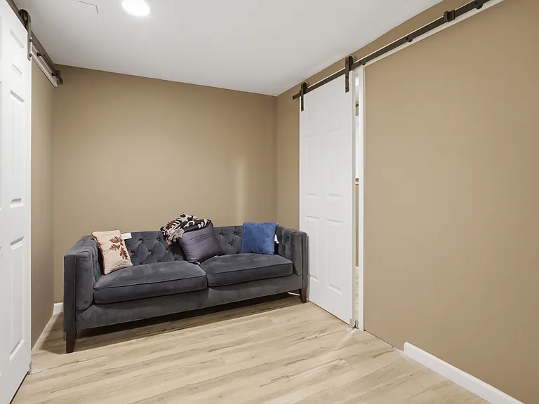 398 Harry S Truman Dr — Photo 25