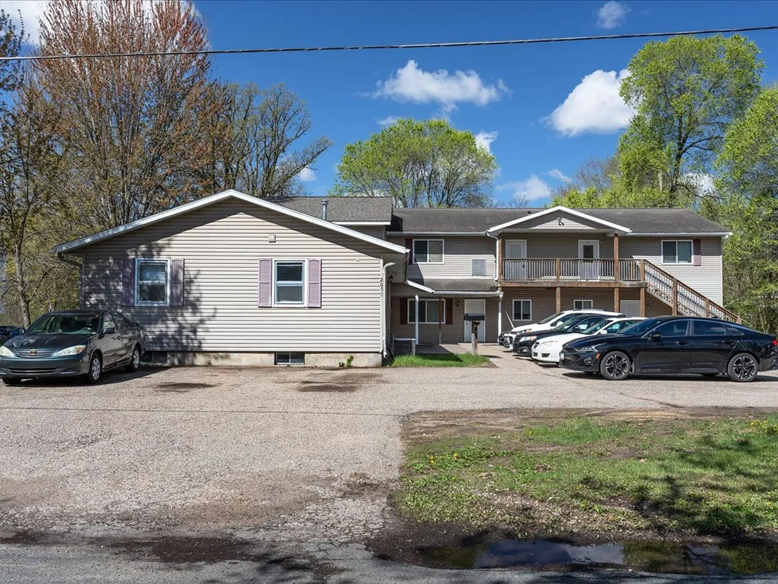 S&H Investments - 205 17th Ave. W — Photo 2