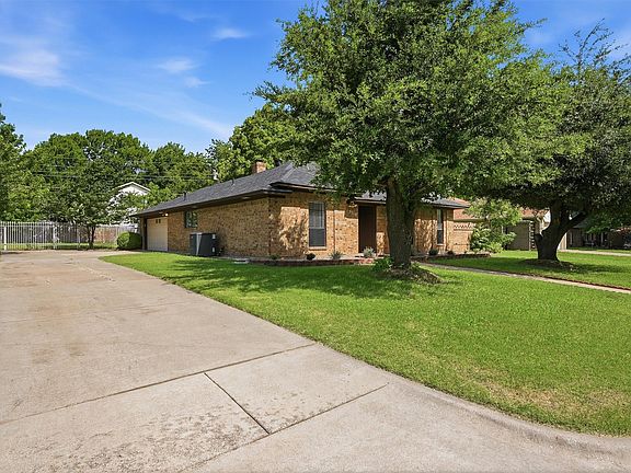 2nd image of 3110 Normandy Dr