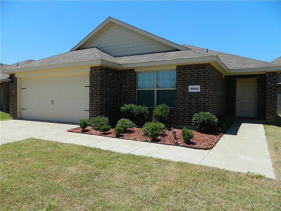 1st image of 3025 Glenrose Dr