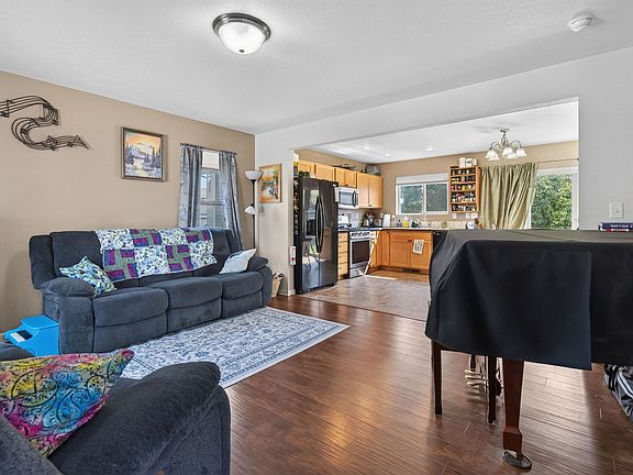 2nd image of 2767 Ryland Ave