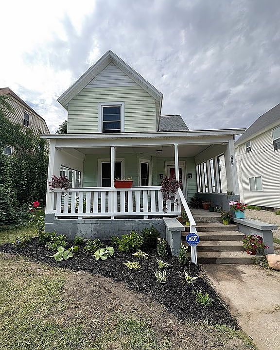 1st image of 583 Sheldon Ave SE #2