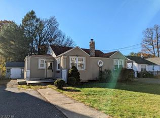23 Cove Rd, Mount Arlington, NJ 07856