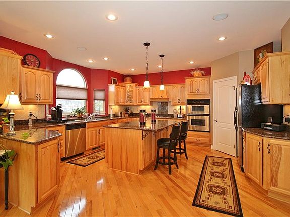 4th image of 474 Brookhaven Ln