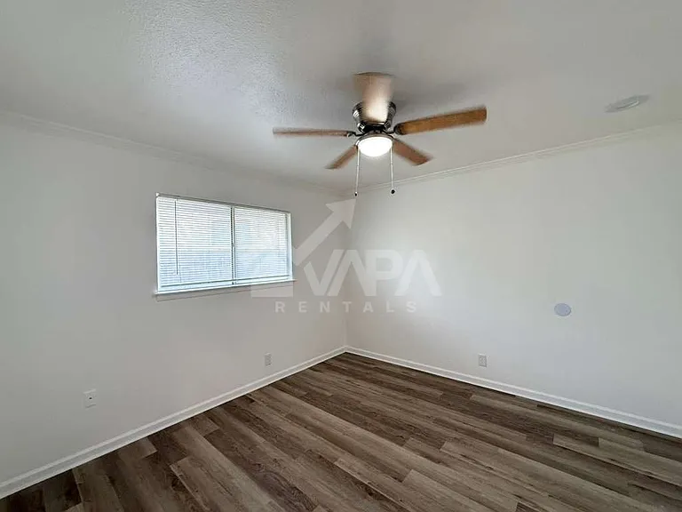 6607 Benhill — Photo 10