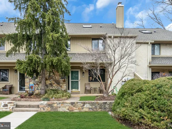 210 Coventry Ct, Yardley, PA 19067