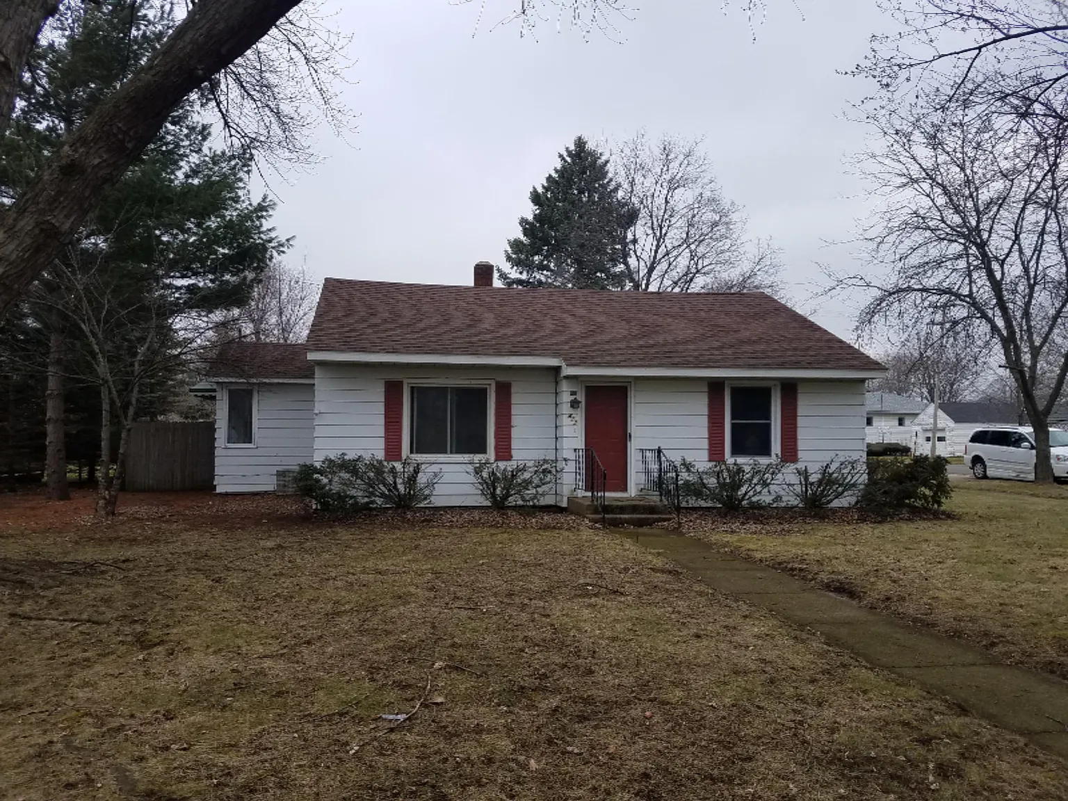 411 E Heath Ave photo 1