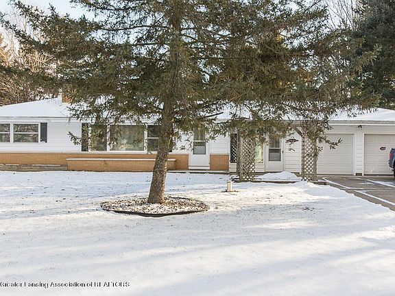 3rd image of 1810 Harvey Dr