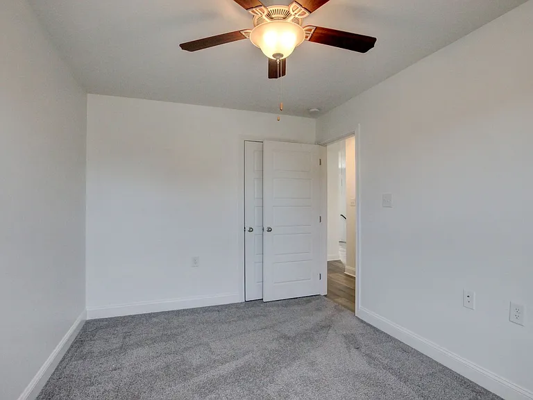 702 Ellie Nat Dr — Photo 36