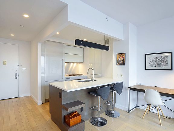 4th image of 22 N 6th St APT 22I