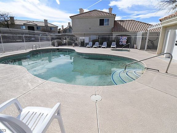 2nd image of 661 Anne Ln #661