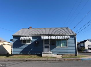 19 Myrtle Ave, Petersburg, WV