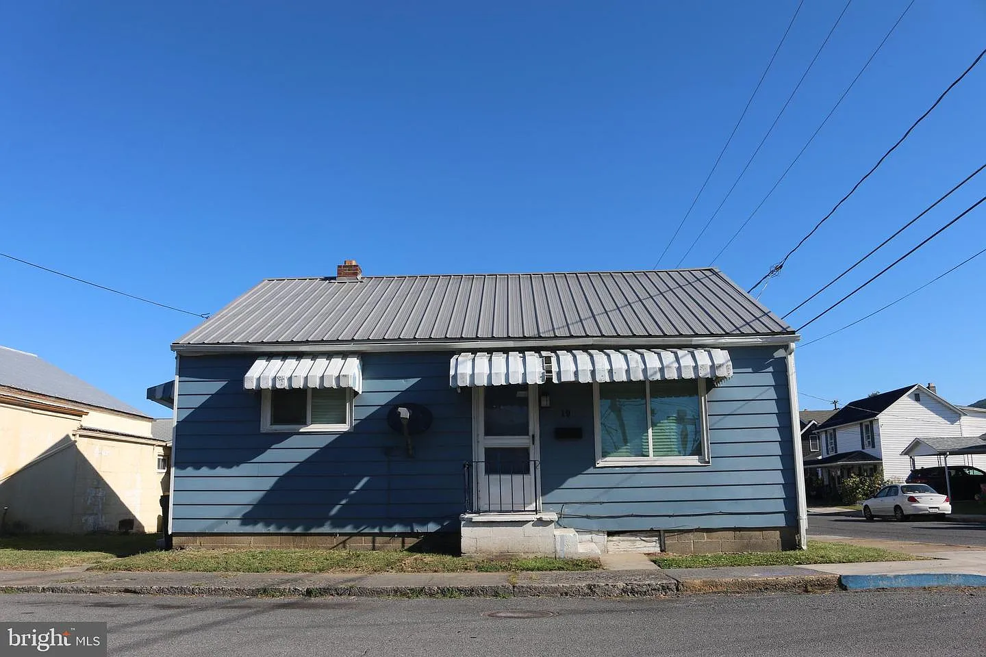 19 Myrtle Ave photo 1