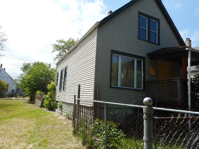 1st image of 722 N Leclaire Ave