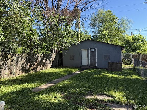 3rd image of 4113 Saint Louis Ave