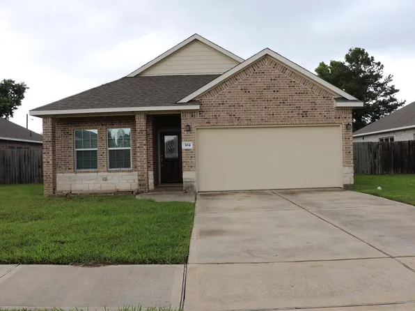 304 Carlos Leal Dr, Dayton, TX 77535