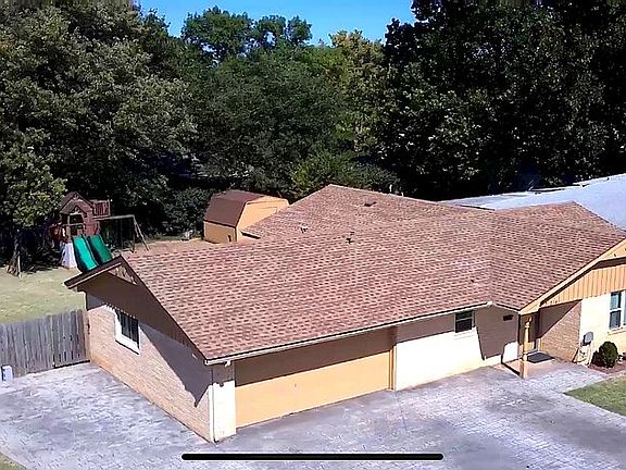 3rd image of 3324 Highland Dr