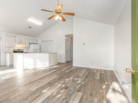 4th image of 5058 Boyd Dr