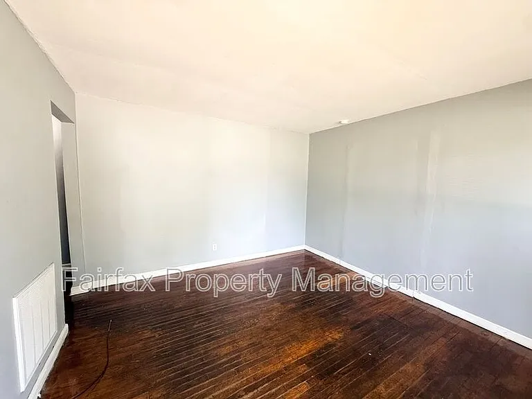 2308 Nebo St — Photo 3