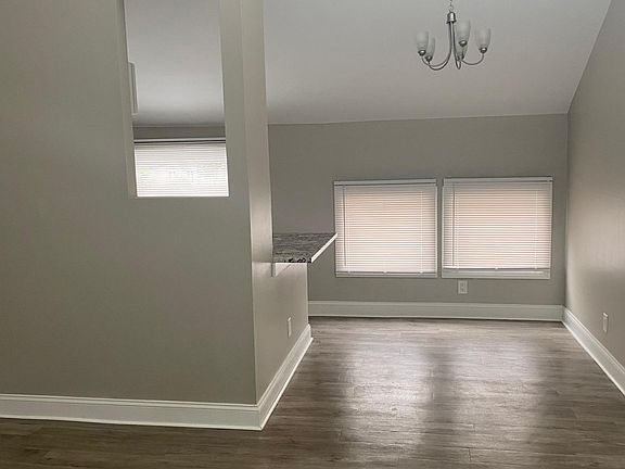 4th image of 13 Northwood Dr
