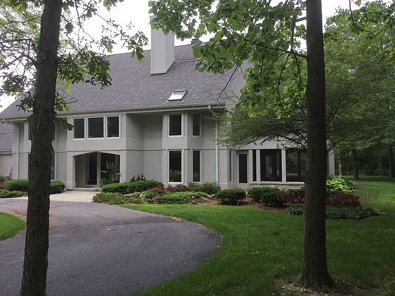 Screened porch off family rm