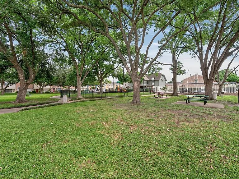 2109 Lander Ln #79 — Photo 32