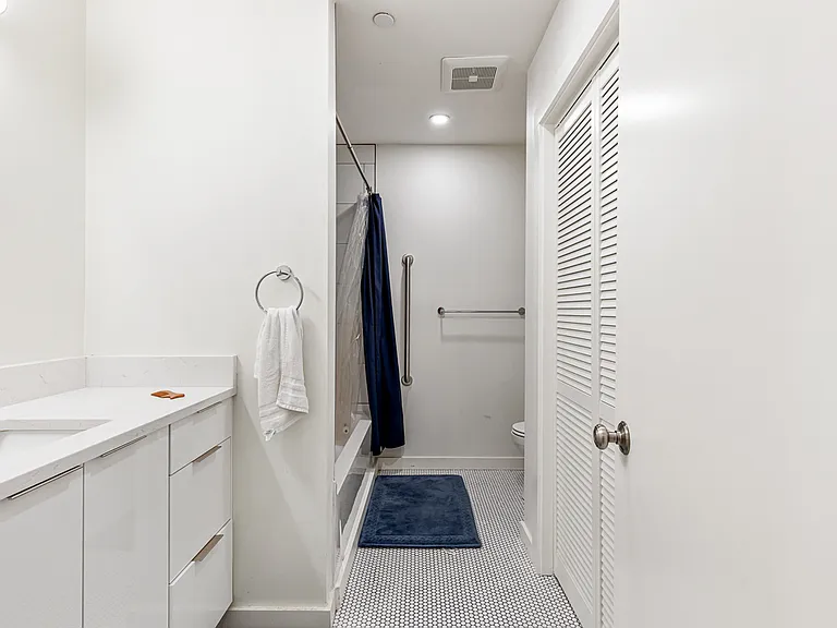 71 Richmond St #4B — Photo 18