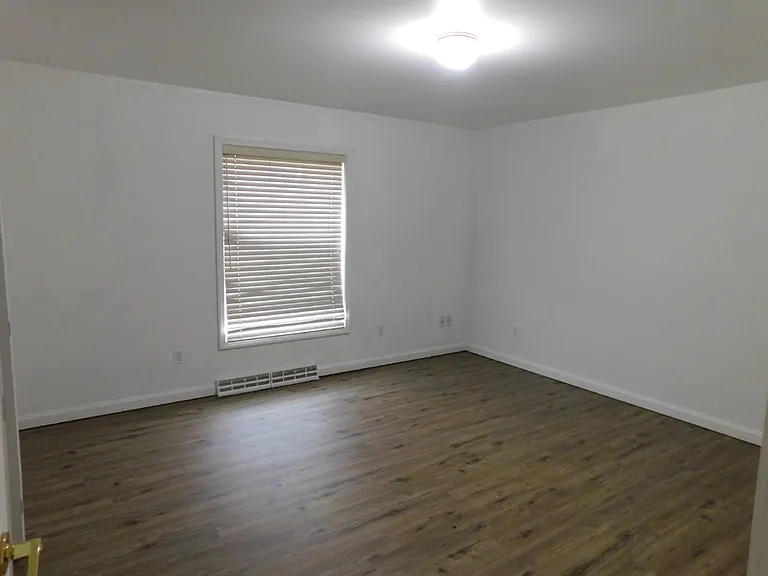 837 Jefferson St — Photo 8