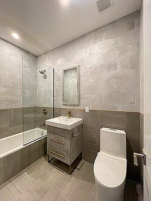 3rd image of 418 Suydam St APT 3B