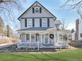 12 Bay Ave, Huntington, NY 11743