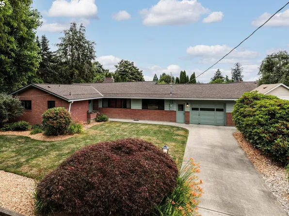 165 Halsey St, Saint Helens, OR 97051