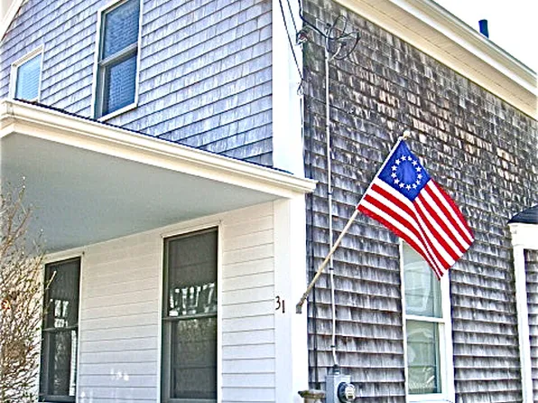 31 Potter St, Newport, RI 02840