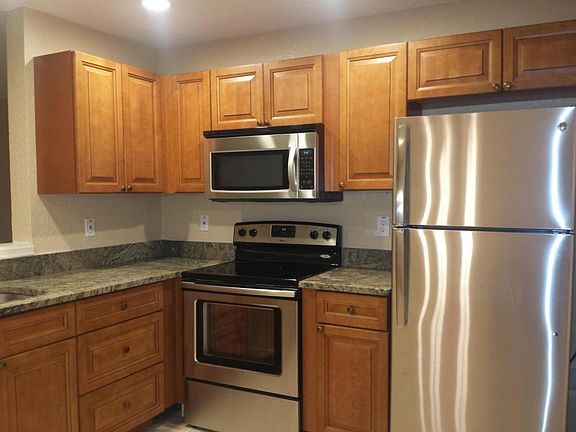 5th image of 420 N Fowler Dr APT A