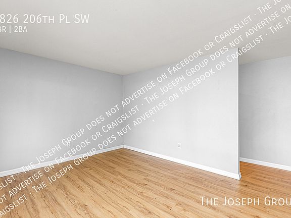 5th image of 2826 206th Pl SW