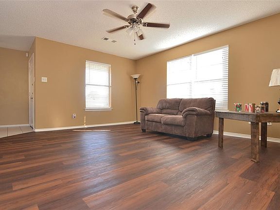 5th image of 10331 Glenn Vista Dr