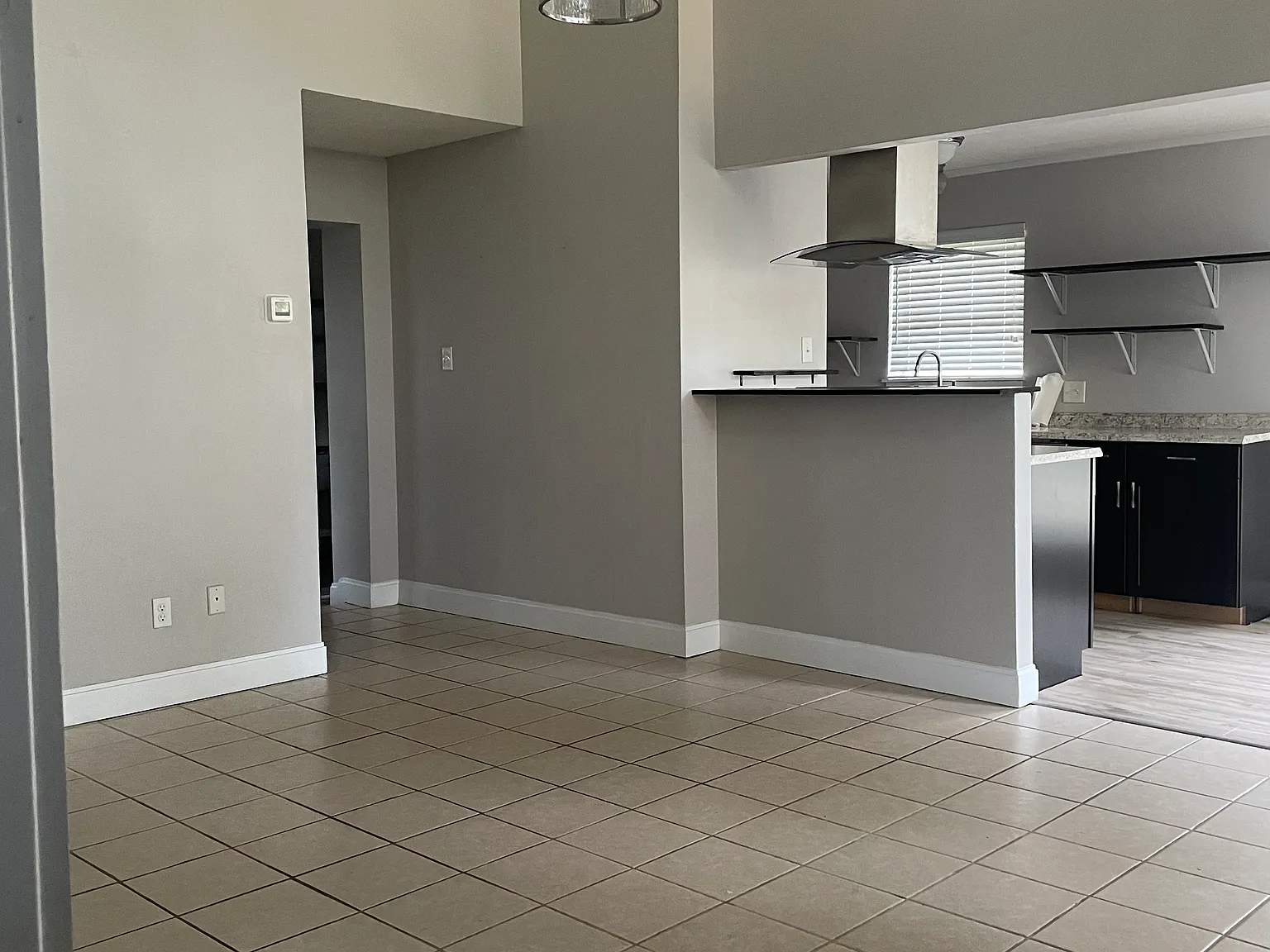 2 bed, 855 sqft, $1,500 — Photo 2