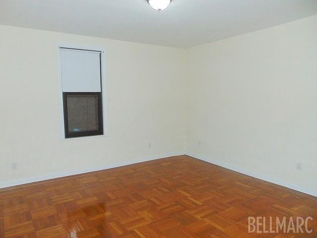 1st image of 6015 Woodside Ave APT 6D