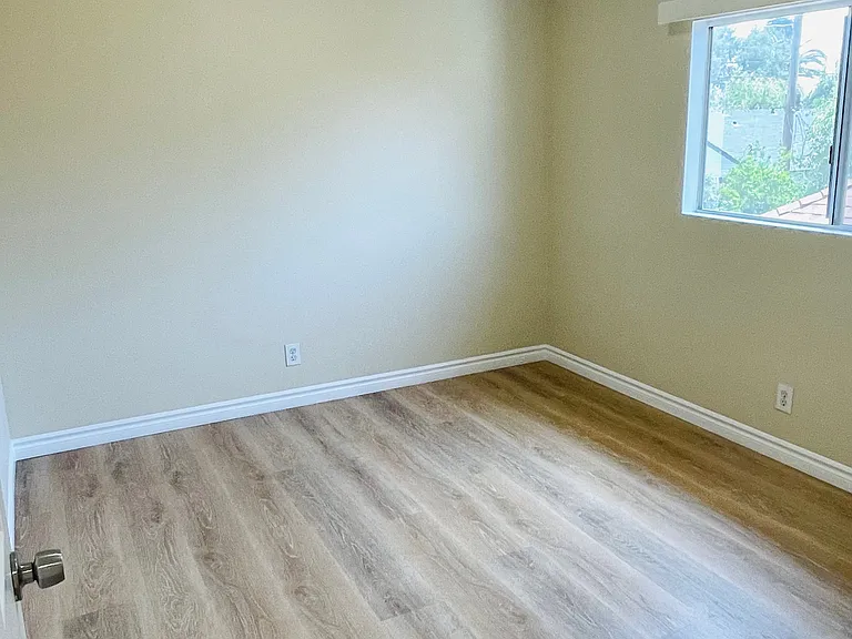 2104 Raymond Ave — Photo 20