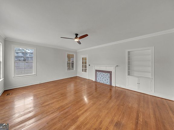 3rd image of 201 Brookwood Pl