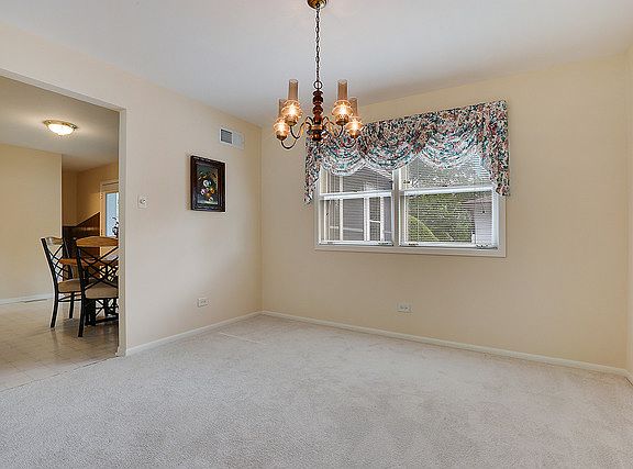 5th image of 15943 Avalon Ave