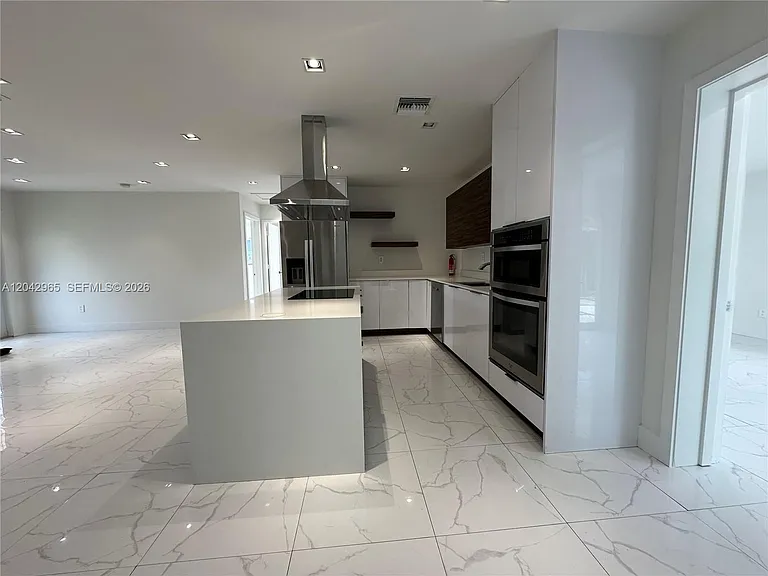 10010 SW 162nd St — Photo 8