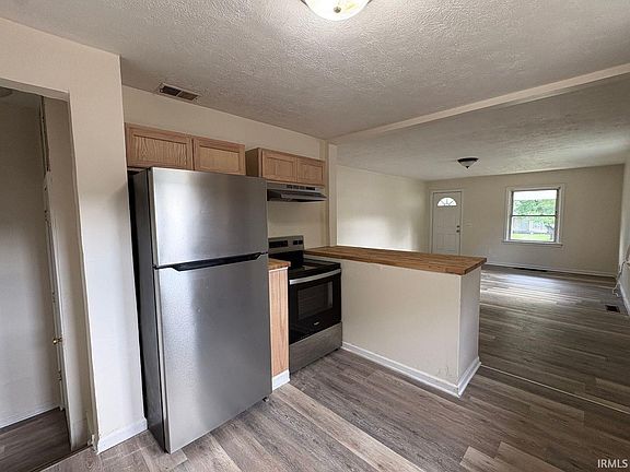 4th image of 3015 S Hackley St