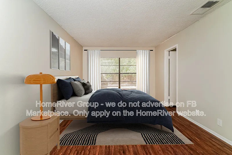 2 bed, 1.0 bath, 969 sqft, $1,195 — Photo 4