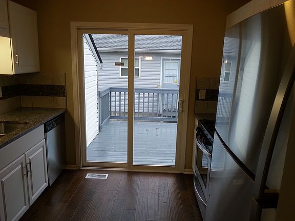 3rd image of 3448 Carper Ave